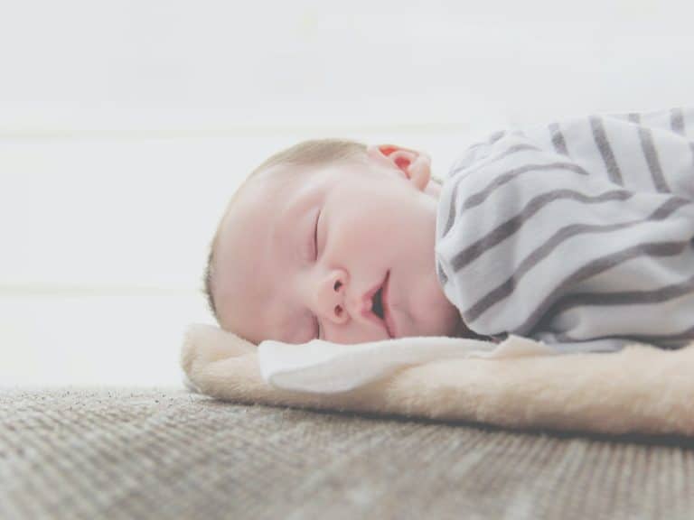 colchon-y-almohada-de-bebe-2