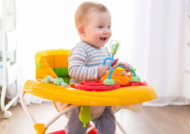 ¿Por qué los pediatras quieren prohibir los andadores?
