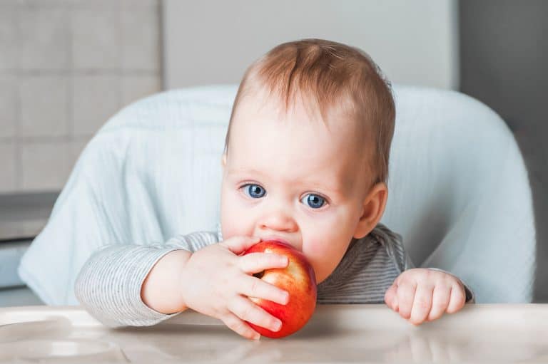 El biberón con cuchara perjudica la relación del bebé con la comida