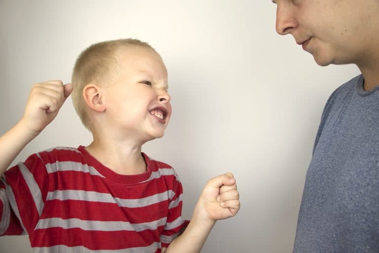 niño irrespetuoso Claves para corregir a un niño irrespetuoso