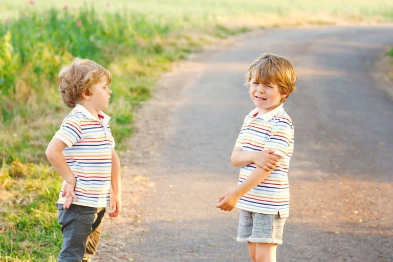 Peleas entre hermanos Peleas entre hermanos: ¿Cuándo y cómo intervenimos?