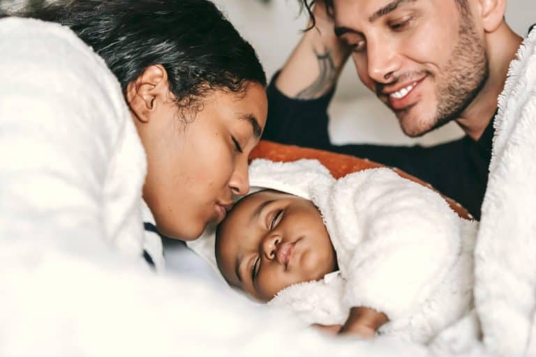 La OMS insta a proteger a madres y bebés en el periodo posnatal