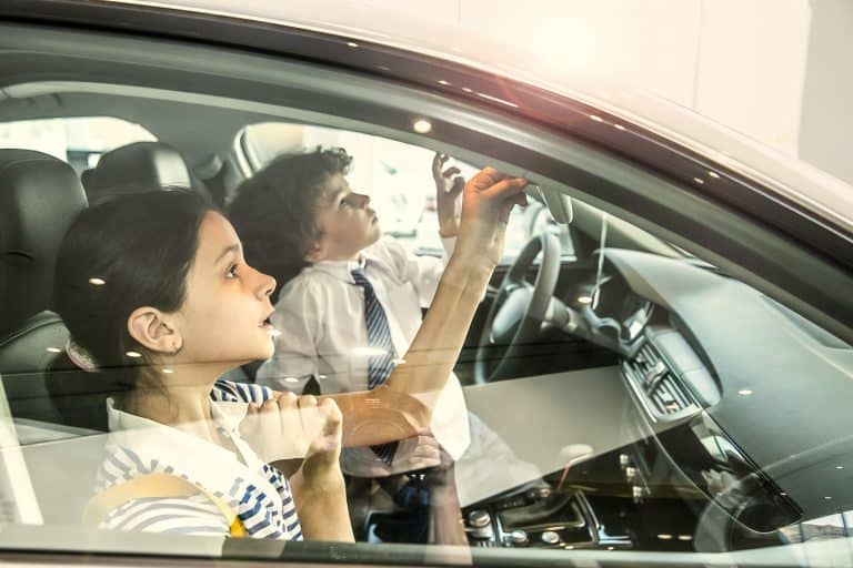 Mamá, ¿cuándo puedo ir delante en el coche?