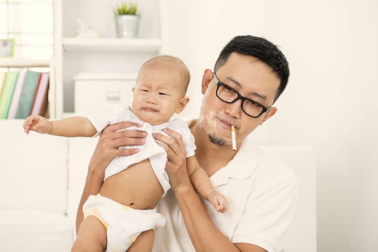 tabaquismo pasivo en niños Pediatría alerta del riesgo del tabaquismo pasivo en niños