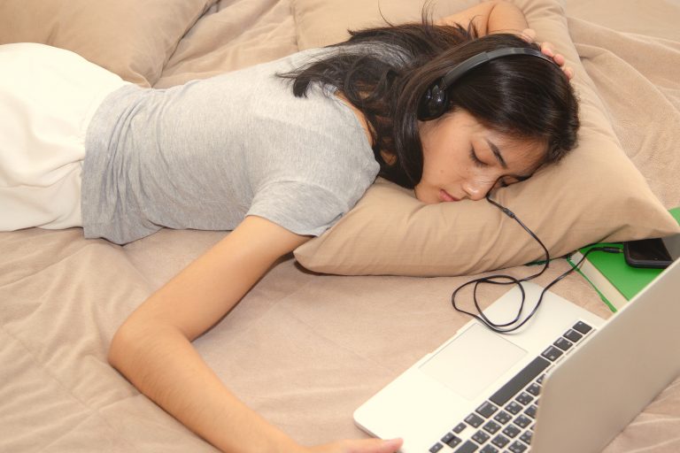 No dormir engorda a los adolescentes