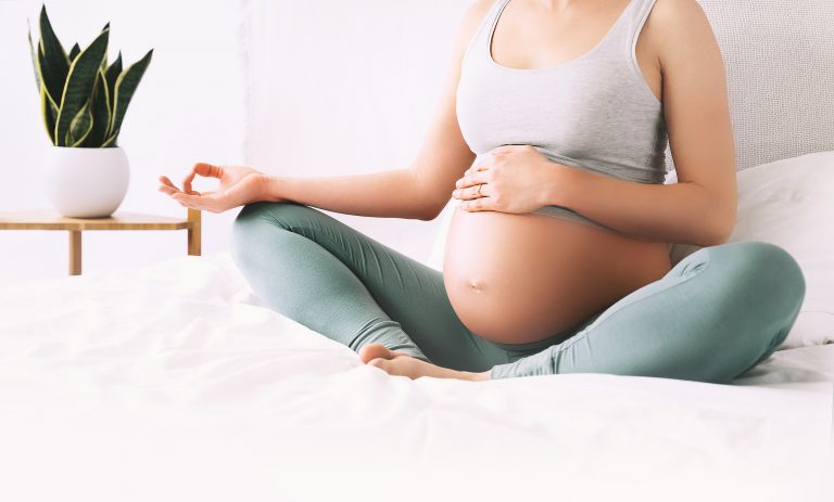 ¿Cuándo se notan los primeros movimientos del bebé?