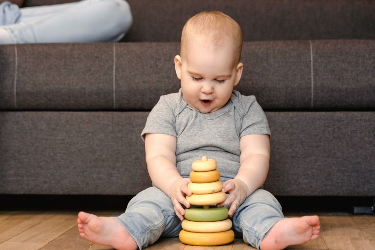 ¿Cómo juegan los niños en la primera infancia?