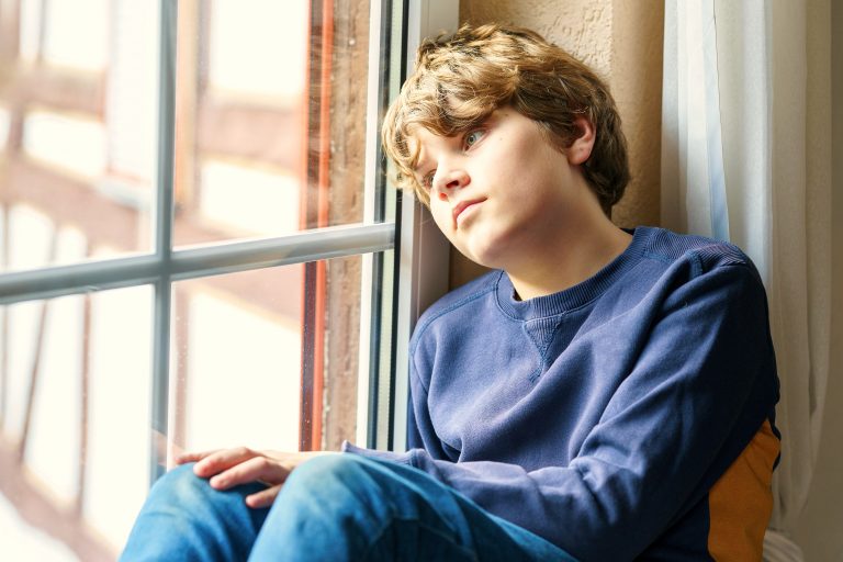 Salud mental en adolescentes El cerebro de los adolescentes envejeció por la pandemia