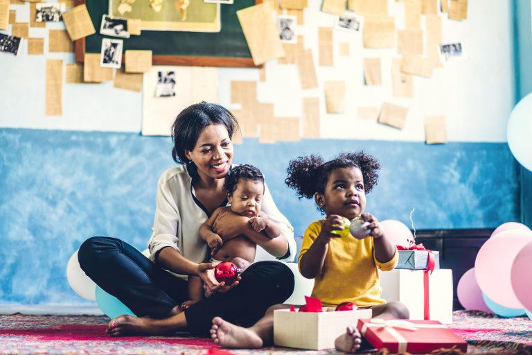 ley de familias permisos La Ley de familias amplía los permisos para cuidado de hijos