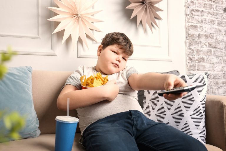 Qué hacer cuando un&nbsp;niño&nbsp;come demasiado