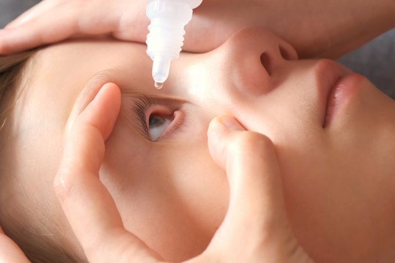 hijo tiene algo en el ojo A mi hijo le entrado algo en el ojo: Cuándo preocuparse