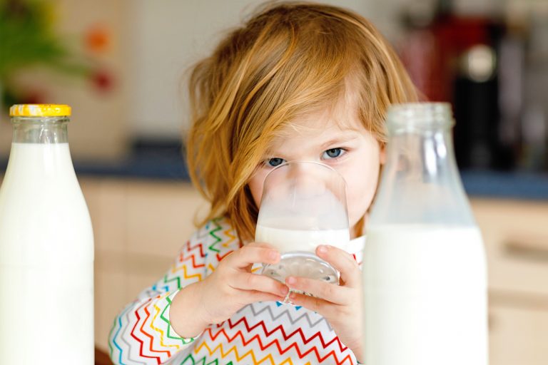 ¿Qué pasa si un niño toma leche sin lactosa?