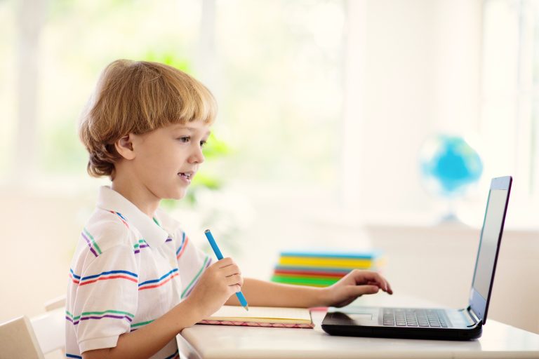 NXTLVL, programa educativo de juegos para el futuro profesional