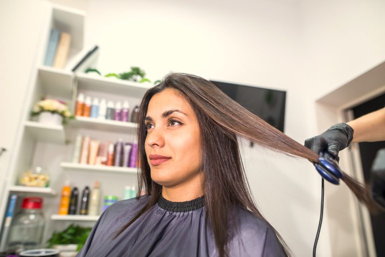 Los alisadores químicos de pelo dificultan el embarazo