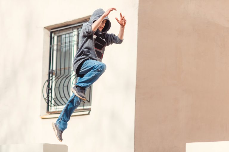 Parkour para niños: En qué consiste y beneficios de este deporte