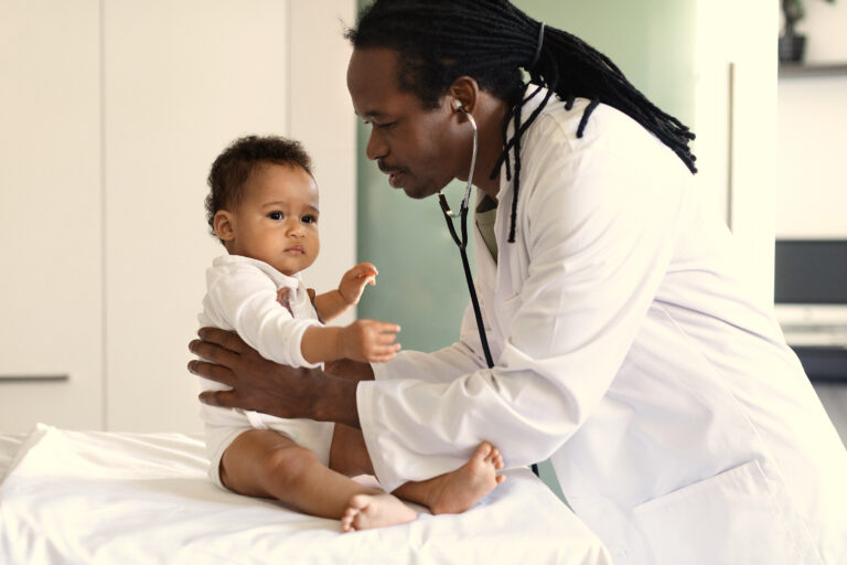 meningitis Meningococos: ¿Cómo empieza la meningitis en niños?