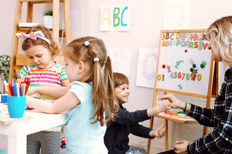 bilingüismo ¿Compensa llevar a tu hijo a un colegio bilingüe?