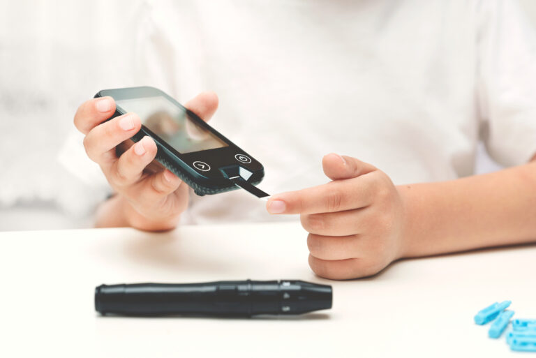 Advierten contra la dieta cetogénica para niños con diabetes