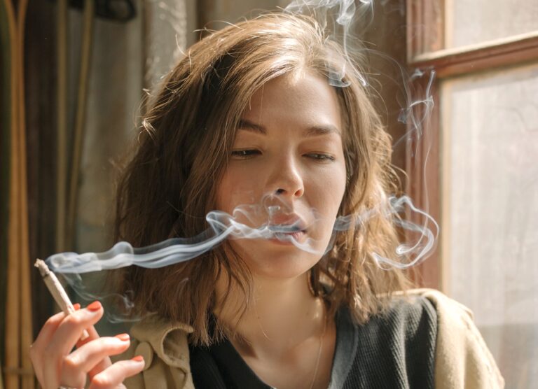 Los dentistas alertan de los riesgos del uso de vapeadores para la salud  bucodental - Criar con Sentido Comn