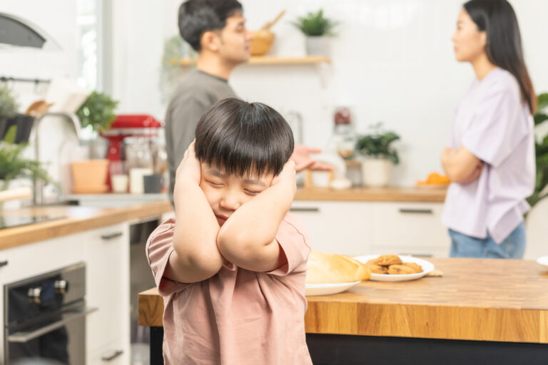 Las experiencias infantiles adversas afectan hasta la vejez