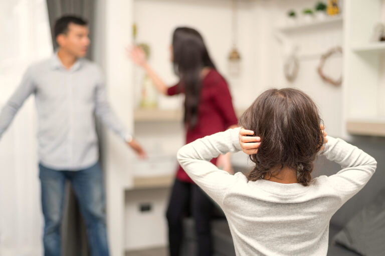 Las experiencias infantiles adversas afectan hasta la vejez