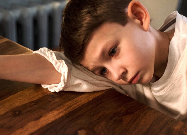 Consecuencias del estrés infantil: cambios en el cerebro