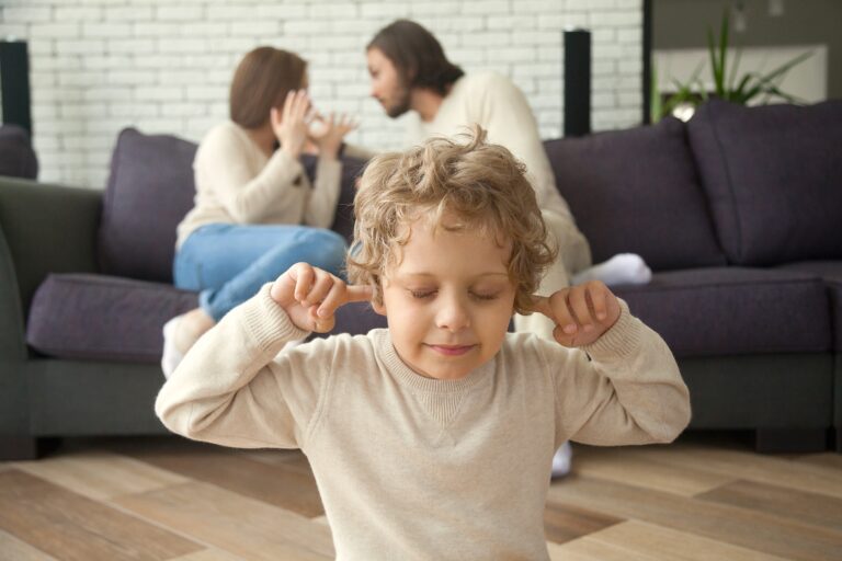 Discutir delante de los hijos Discutir delante de los hijos: Cómo evitarlo