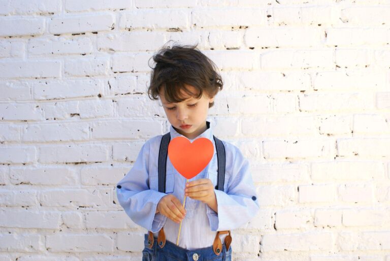 reducir angustia mental niños ¿Cómo reducir la angustia mental en niños y niñas?