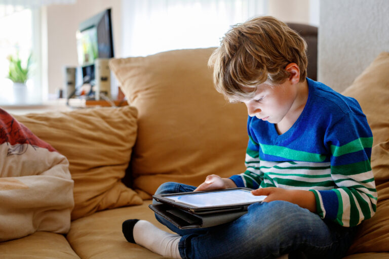 riesgos streaming niños 7 Riesgos del streaming para niños y niñas